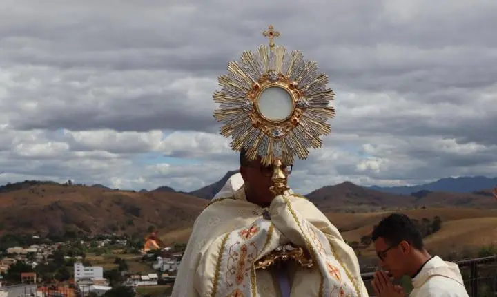 Cardoso Moreira celebra o Dia do SIM com Alvorada e Missa Solene no Mirante do Cristo Redentor