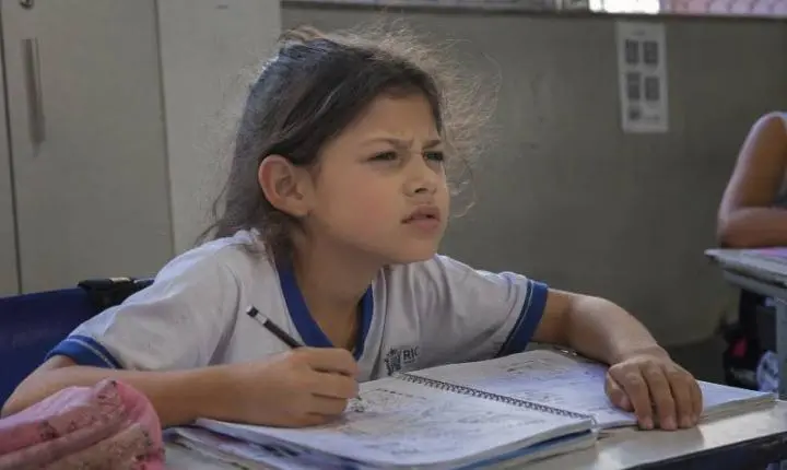 “Deficiências invisíveis” afetam aprendizagem: 1 em cada 10 alunos pode ter problema de visão ou audição não diagnosticado