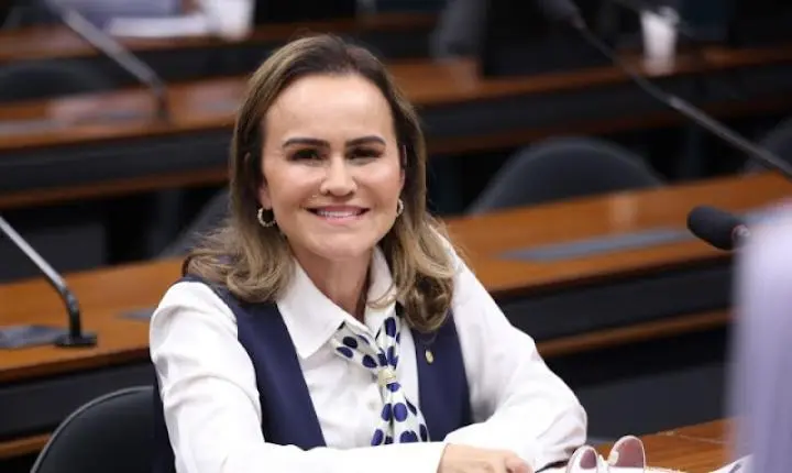 Deputada apresenta PL para garantir CEP e cidadania para milhões de brasileiros