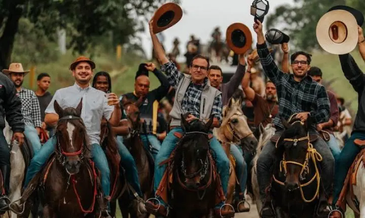 Eduardo Paes reúne prefeitos em encontro político em Mendes