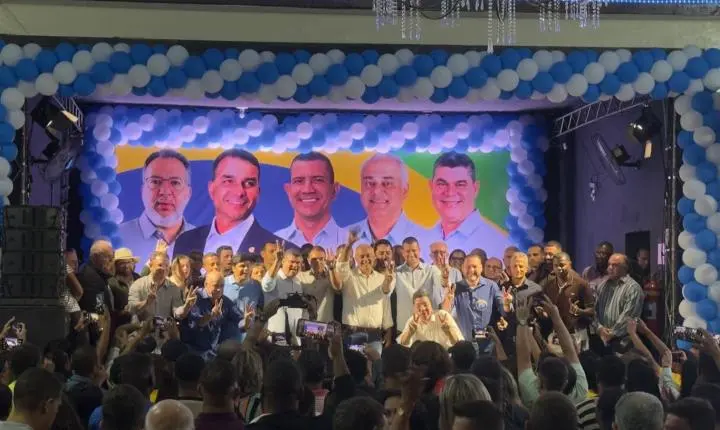 Em demonstração de força no interior, Douglas Ruas reúne seis prefeitos e centenas de apoiadores em Itaperuna