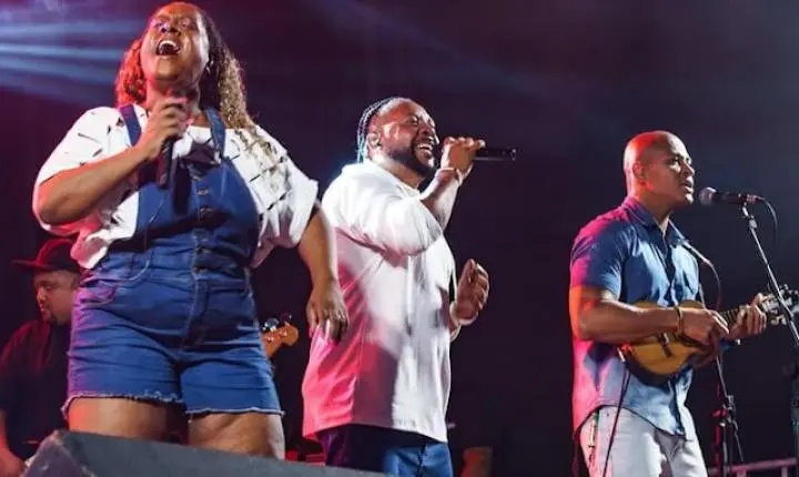 Festa de Maio de Itaperuna 2026 começa com emoção, arena lotada e show marcante de Clayton & Romário