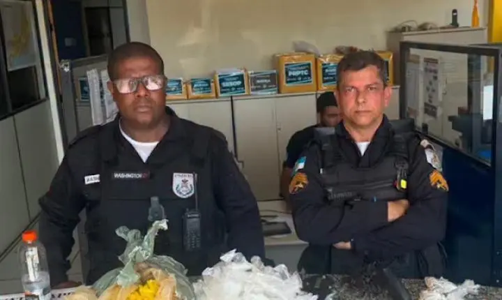 Italva: Polícia Militar apreende arma, drogas e material para endolação em área de pastagem