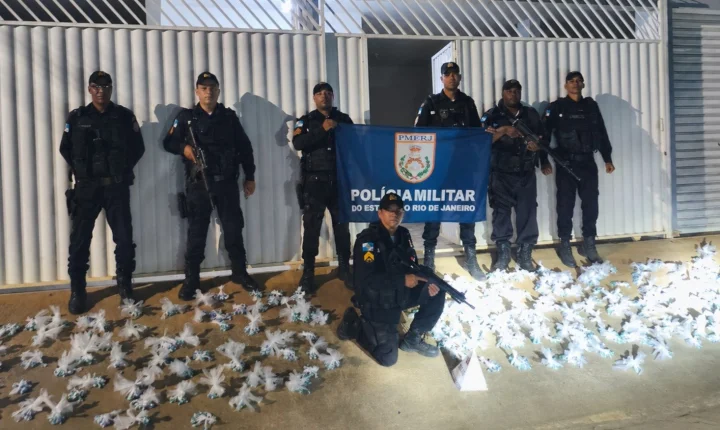 PM apreende mais de 7 mil pinos de cocaína e prende dois homens em Cardoso Moreira
