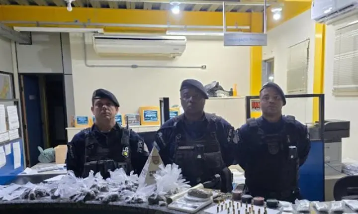 PM prende mulher suspeita de tráfico de drogas em Cardoso Moreira