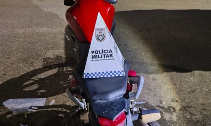 Policiais do 29º BPM apreenderam moto que teria sido utilizada em crime na região