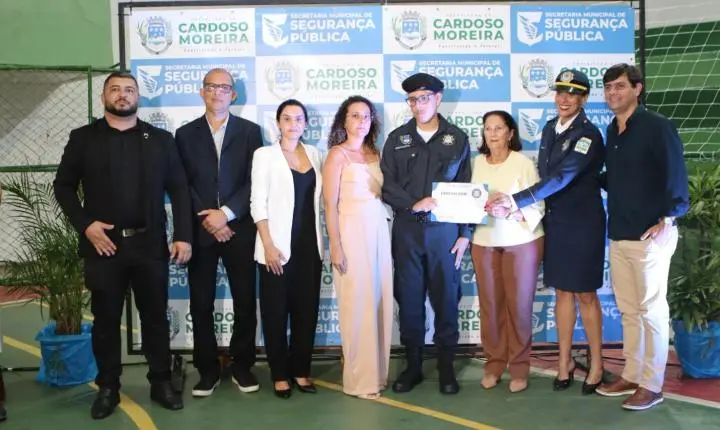 Primeira turma de cadetes da Guarda Mirim de Cardoso Moreira se forma em cerimônia marcada por emoção