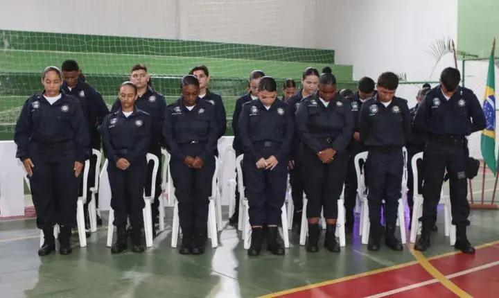 Primeira turma de cadetes da Guarda Mirim de Cardoso Moreira se forma em cerimônia marcada por emoção