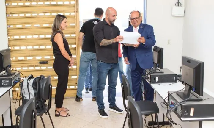 Secretaria Municipal de Desenvolvimento Econômico recebeu, nesta terça-feira (13), a equipe do SEBRAE, fortalecendo a parceria em prol do empreendedorismo em Cardoso Moreira