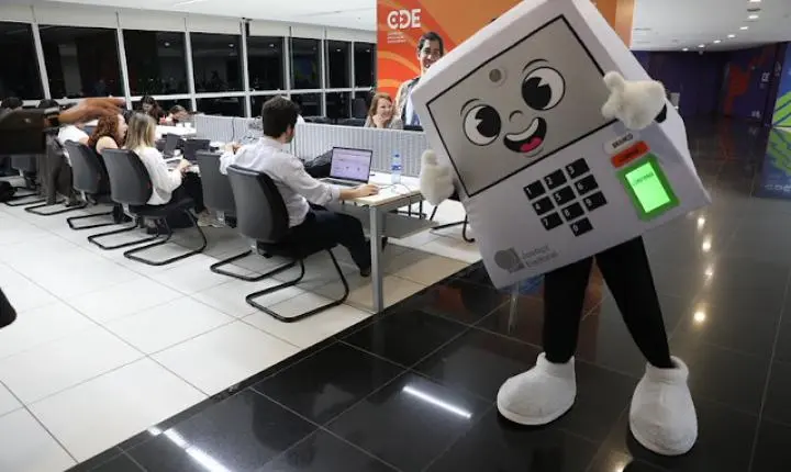 Usuários terão que validar biometria para manter linhas de celular