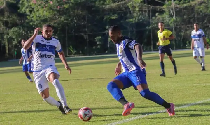 Vídeo: Árbitro encerra jogo entre Araruama e São Gonçalo após atleta ser atingido 